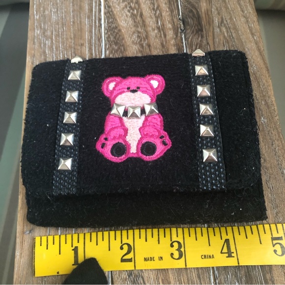 Vintage Claire’s Rockstud Embellished Black Trifold Wallet with Bear - Picture 4 of 13